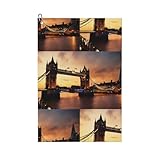 Estructura de ajuste: diseñada con un borde de bloqueo de cuatro lados para evitar que se deshilache, una práctica hebilla de maíz situada en el extremo superior izquierdo y una hebilla de montañismo para una fijación segura