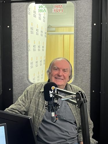 Phil Smee, legendary music journalist, artist and record collector meets Elly O&rsquo;Meara