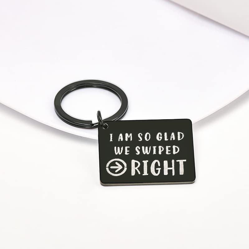 Miniatura 3 de ShiQiao Spl Llavero con texto en inglés "I Glad I Swiped Right", regalos de prometida para él, su marido, regalos de cumpleaños, regalos del día de