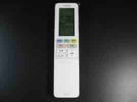 Amazon.co.jp: 東芝 エアコン用リモコン WH-RA05JJ(43066037