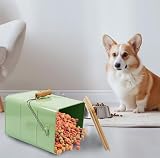 ZoeQide Hundefutter Aufbewahrungsbox Metall 6L – Futterbehälter Hund mit Holzdeckel, Griff & Schaufel – Luftdichte Vorratsdose für Trockenfutter & Snacks – Leckerli Box Armeegrün