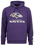 Exklusiver Kapuzenpullover der American Football Mannschaft Baltimore Ravens | Im original Team Violett mit hochwertig gedrucktem Ravens Logo und Team Schriftzug auf der Vorderseite | NFL Shield Logo auf dem rechten und New Era Flag auf dem linken Ärmel.