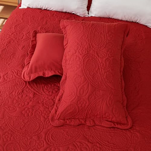 Image of EVENHUG Oversized King Quilt California King Size Lightweight Bedding Set Reversible Bedspread Coverlets for All Seasons 3 Piece (Red 120 inchx128 inch)