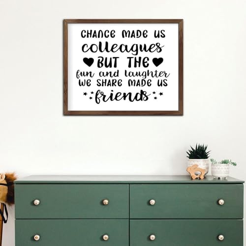 Décoration rustique de fenêtre et bureau panneau bois collègue