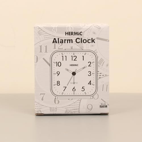 HERMIC Alarm Clocks Bedside Silent Non Ticking Battery Powered Travel Small Analogue Clock with Light Snooze Luminous Pointer for Bedroom Office Included Battery [Energy Class A+++]