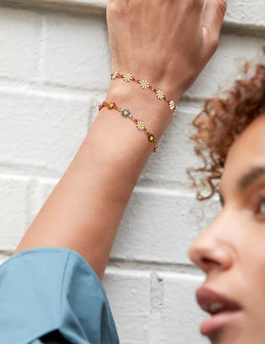 Cute Flower Bracelets for Women 18K Gold Plated Dainty Daisy Flower Chram Bracelet for Women3