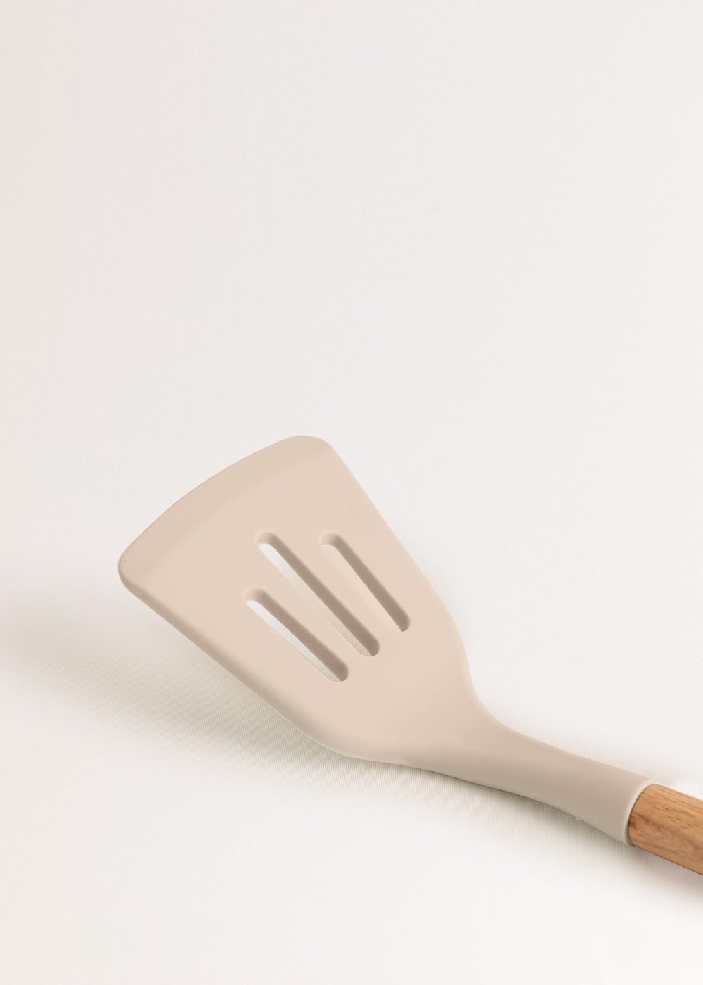 CREATE/Set d'utensiles de cuisine Sable et bois / 11 Utensiles de cuisine en silicone et bois hêtre naturel, sans BPA, jusqu'à 230°C
