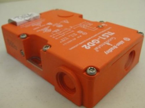 Amazon.com: Allen Bradley tls1-gd2 seguridad Interlock switchused