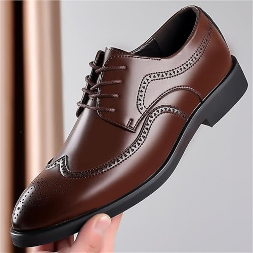 Mens Carved Leather Pointed Oxfords Lace Up Low Heels Classic Fashion Dress Shoes for Work Business Office Casual2