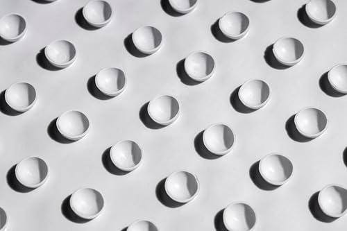 Croydex Rubagrip Bath Mat Non Slip Anti Mould for Inside Bath - Slip Resistant with Secure Grip Suction Cups, Easy to Clean, Made from Natural Rubber, Anti-Bacterial Hygiene 'N' Clean (90 x 37cm) - Image 5