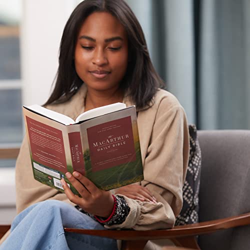 The NKJV, MacArthur Daily Bible, 2nd Edition, Hardcover, Comfort Print: A Journey Through God's Word in One Year - Image 13