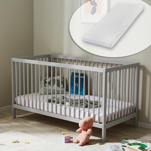 Kids Collective Babybett Kinderbett Gitterbett 60x120 & 70x140 cm mit Matratze höhenverstellbarer Lattenrost & herausnehmbare Sprossen stabiles Buchenholz | ab Geburt bis 3. Lebensjahr | grau