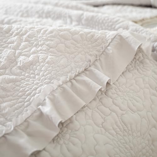 Image of BOV King Size Ruffle Quilt Set Gray, Vintage Farmhouse Bedspread with Pillow Shams, Lightweight Cottage Style Bedding for French Country & Shabby Chic Bedrooms, 106x96 Inches