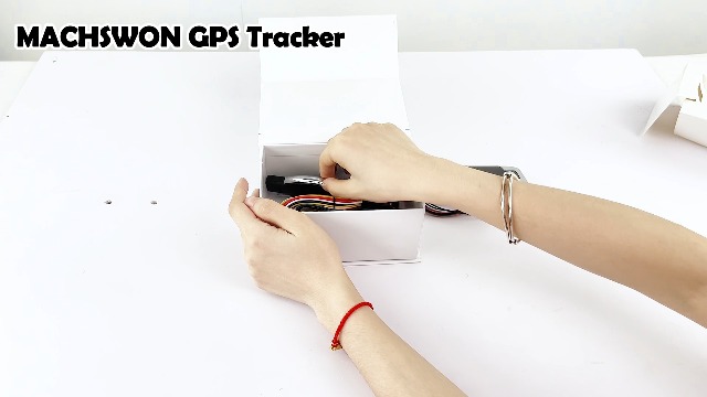 Amazon.com: Vehicle Tracker GPS Tracker Real-time Locator GPS/GSM