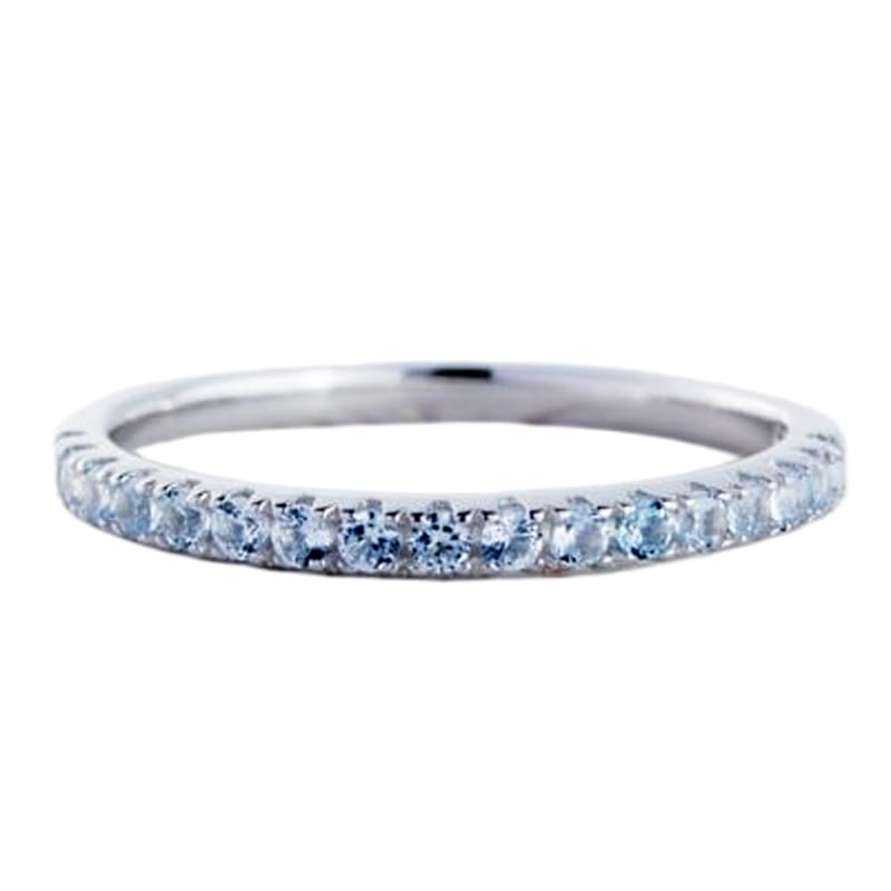 Bague d'éternité en argent, le cadeau parfait pour célébrer l'amour