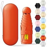 【PROTECTION CONTRE LA PLUIE ET LES UV】Le parapluie de voyage est fait de tissu imperméable haute densité et la couche intérieure est recouverte d'un revêtement en vinyle noir, qui peut protéger contre la pluie et le soleil. Vous pouvez utiliser ce parapluie pliant qu'il fasse beau ou qu'il pleuve. L'indice de protection UV de ce parapluie est UPF50+