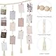 Mkono Makrame Hängende Foto-Display Boho Wand Dekor, Holz Perlen Girlande Bild Karte Collage Rahmen Halter mit 45 Clips für Schlafzimmer Wohnzimmer Schlafsaal, Teen Teenage Mädchen Geschenke