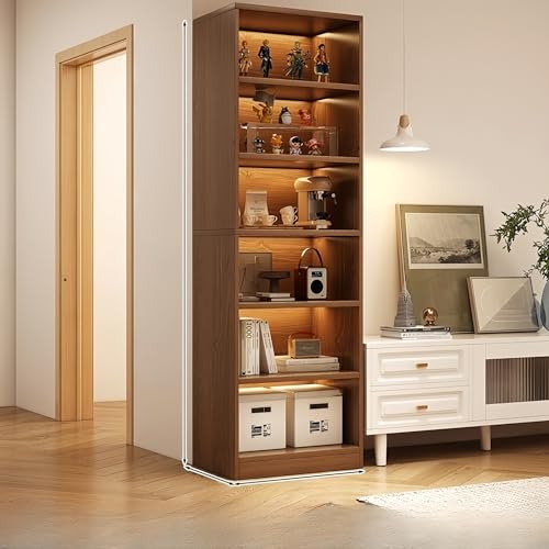 - Il design compatto della nostra piccola libreria consente un uso efficiente dello spazio in qualsiasi stanza, dalle camere da letto ai soggiorni, assicurandoti di poter esporre con stile libri e oggetti da collezione senza compromettere la superficie del pavimento.