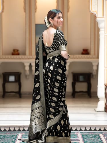 Sari traditionnel noir Pujia Mills : la solution pour un drapé parfait - 4