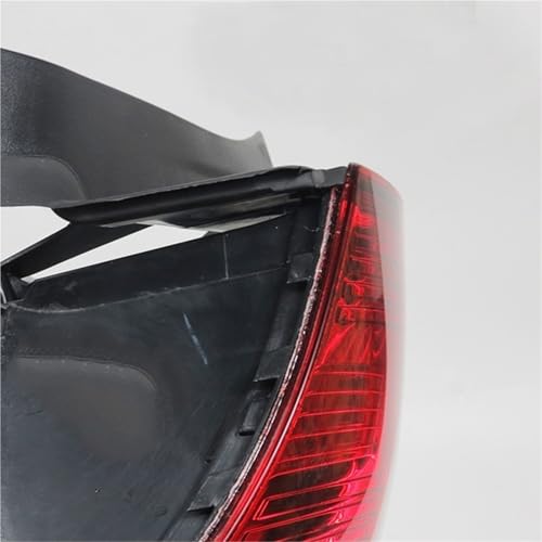 Feu d'arrêt Peugeot 408 pour rénovation et passage au contrôle technique