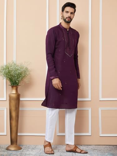 Image of See Designs Men's Long Sleeve Mandarin Collar Side Slit Off-White Embroidered Chanderi Silk Straight Kurta