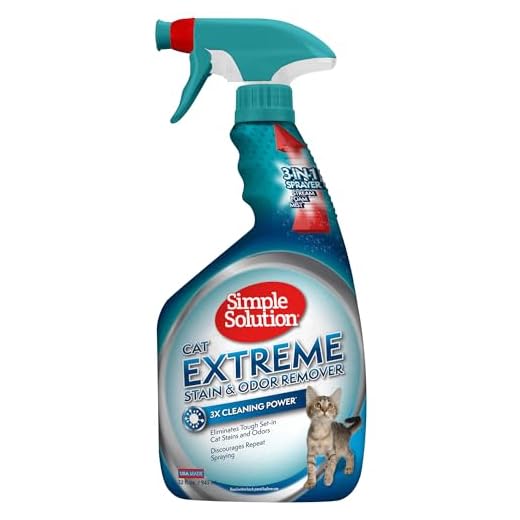 Simple Solution Cat Extreme Pet Stain and Odor Remover | Enzymatic Cleaner with 3X Pro-Bacteria Cleaning Power | 32 Ounces
