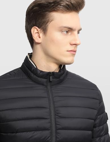 Image of Arrow sport men's solid regular fit packable jacket