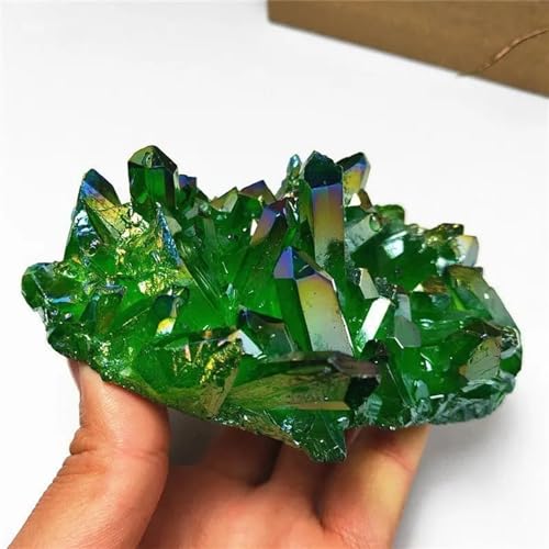 Cluster de quartz vert de qualité supérieure : une pièce d'art minérale de 1,4 kg