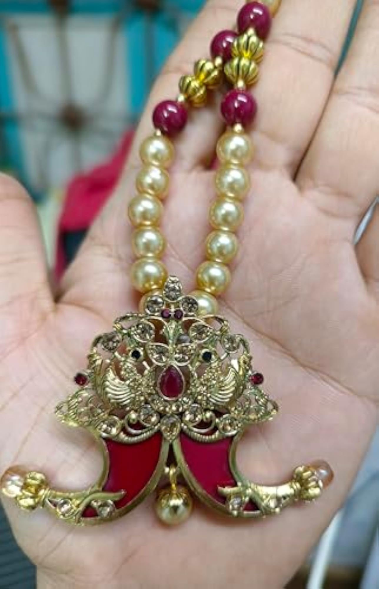 Puligoru Tiger Claw Pendant with Glass Pearl Mala