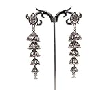 Dieses Paar Jhumkas ist leicht und angenehm zu tragen. Sie werden nicht unter Schmerzen oder Schäden an Ihren Ohren leiden.