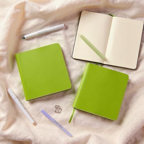 Fark Tanıtım Defter, Çizgisiz Not Defteri – PU Deri Not Defteri – 16,5x16,5 cm, 96 Yaprak (192 Sayfa), 90 gr Ivory Kağıt, Esnek Kapak, Ofis ve Kırtasiye (Fıstık Yeşili) - Görsel 4