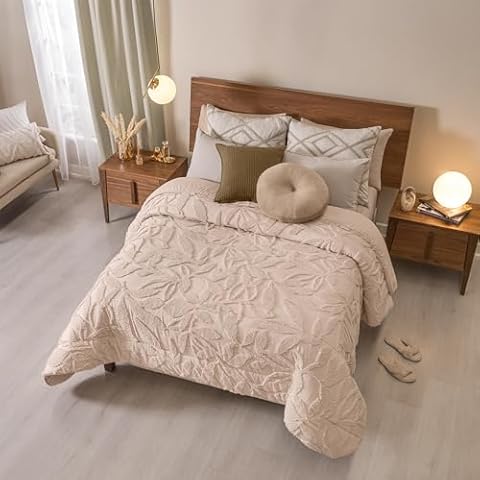 Vianney Castilla King Size Comforter – Elegant Beige with Textured Leaf Design for Luxurious Comfort Cover