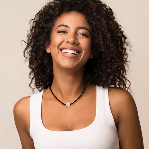 Dainty Single Pearl Pendant Necklaces for Women Trendy,Womens Black Stone Beaded Choker Necklace,Delicate Round Freshwater Pearl Necklace Jewelry Gift for Women2