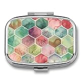 Cadeau idéal : motif artistique unique et exquis qui peut vous apporter une meilleure humeur lors de l'utilisation. Non seulement elle peut servir de boîte de rangement pratique pour pilule, mais elle peut également être une excellente décoration pour vos vêtements, parfaitement assortie à votre portefeuille ou sac à main. Ces boîtes à médicaments sont superbement conçues et faciles à transporter. Ils sont adaptés comme cadeaux de vacances ou d'anniversaire pour votre famille et vos amis pour exprimer votre attention et votre amour.