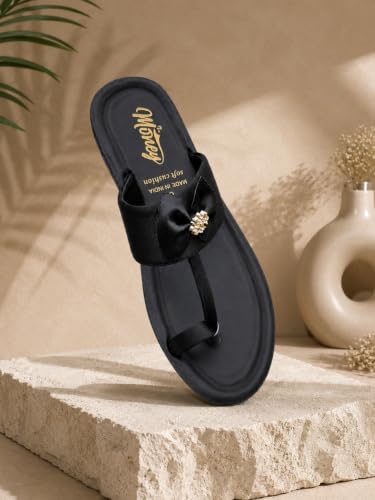 Image of Women's Black Flat Sandal