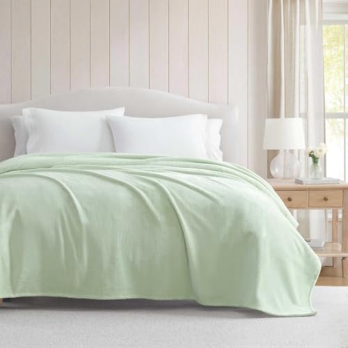 Image of Martha Stewart - Queen Size Blanket, Ultra-Soft Plush Fleece Throw Blanket with Double-Needle Stitching, 350 GSM, Medium Weight Bedding for Bed or Couch (Bedford Solid Green)