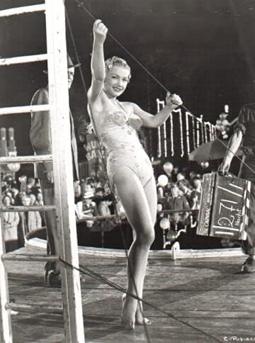 Miniatura 1 de Posterazzi DAP11123 Anne Baxter - Impresión fotográfica de escalera, 8 x 10, multicolor