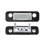 Nuestras luces de matrícula no solo son extremadamente duraderas y fiables, sino también increíblemente brillantes. Además, los contactos están perfectamente soldados y son resistentes a la desintegración.