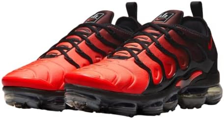nike vapormax plus crimson