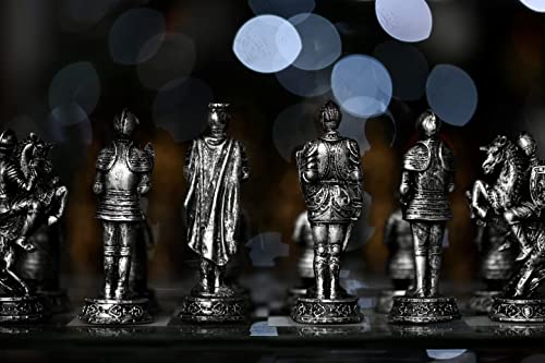 Table basse médiévale en verre avec jeu d'échecs intégré en bois sculpté - 3