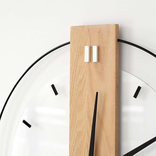 Horloge murale suspendue déco pour une chambre d'amis chaleureuse et zen