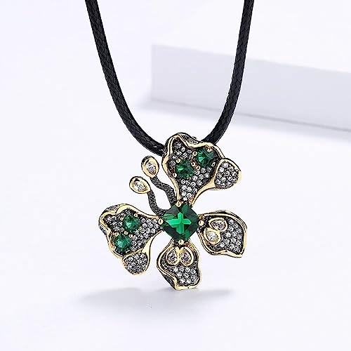 Collier papillon argent 925 et zircon vert : sublimez votre décolleté sans allergie
