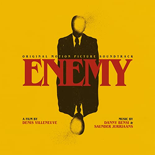Enemy Coloured juego de mesa de estrategia con tablero multicolor y cartas de acción