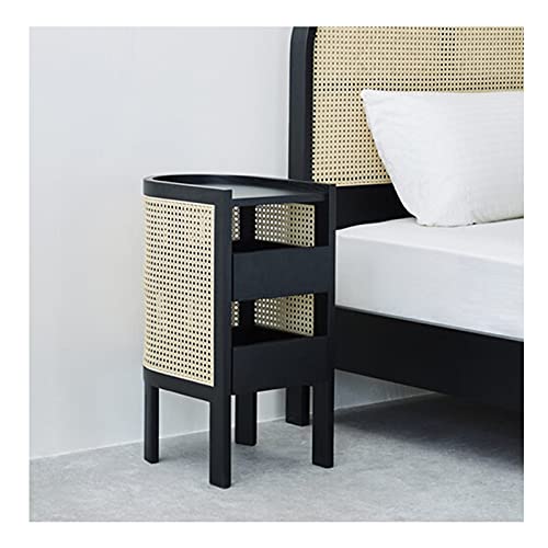 Table de chevet en rotin compacte pour optimiser une petite chambre - 3