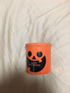 ハロウィンの陶器のカップ
