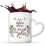 Planetee Mug anse coeur Sylvia la vie est plus jolie | Tasse Cadeau F�te des M�res Anniversaire Soeur No�l Tata Marraine Saint Valentin