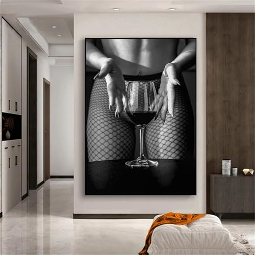 Affiches de femme sexy pour transformer une salle de bain terne en espace chic