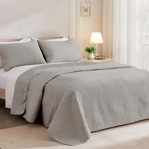 Exclusivo Mezcla 3 Pieces California King Quilt Bedding Set, Light Grey by Exclusivo Mezcla - Image 2