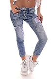 Flicken in verschieden Styles und Mustern auf den Hosenbeinen ergänzen den Boyfriendstyle mit femininen Esprit.