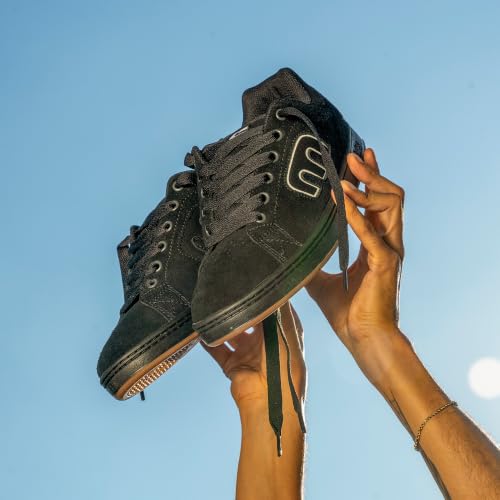 Image of Etnies Callicut - Heritage Skate Style, Puffy Look, 90's Chunky Vibe, Reinforced Cupsole, Cushioned Feel, Everyday Sneakers